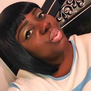 Meet your Posher, Shelly